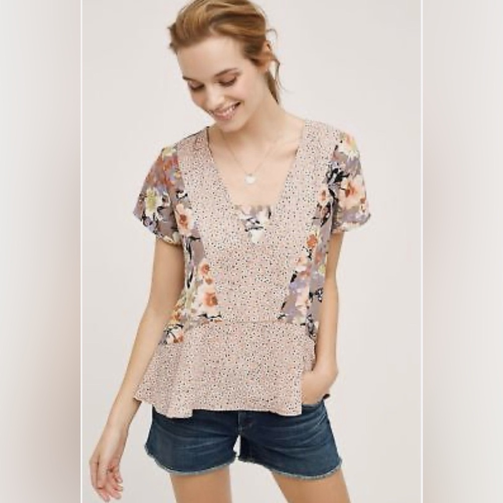 Anthropologie en elle Floral V-Neck Short Sleeve Blouse Size M